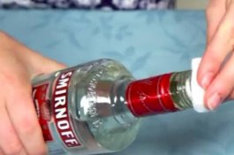 Oleskan Vodka ke Wajah Anda, Ini Alasannya Mengapa Itu Bagus