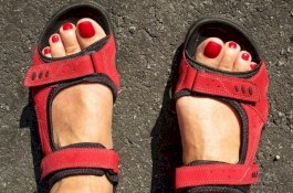 Ini Sebabnya Mengapa Anda Tidak Harus Pakai Sepatu yang Sama Setiap Hari