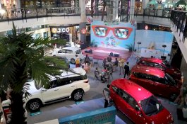 Lebih Mudah Punya Toyota di Public Display Kalla Toyota MaRI