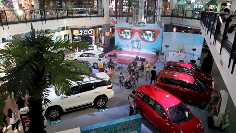Public Display Kalla Toyota di atrium Mal Ratu Indah (MaRI).