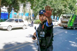 China Tanam Aplikasi di Smartphone Wisatawan