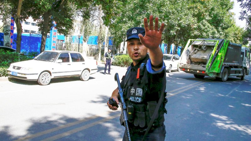 China Tanam Aplikasi di Smartphone Wisatawan