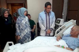 Senyum Ichsan Yasin Limpo Dijenguk Sandiaga Uno