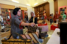 Pj Ketua Dekranasda Makassar Sambangi Kantor Dekranasda Kota Semarang