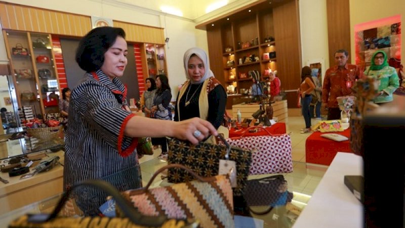 Pj Ketua Dekranasda Kota Makassar, Murni Djamaluddin Iqbal, berkunjung ke Kantor Dekranasda Kota Semarang, Kamis (4/7/2019).