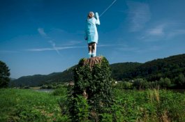 Patung Melania Trump di Slovenia Bikin Alis Mengkerut