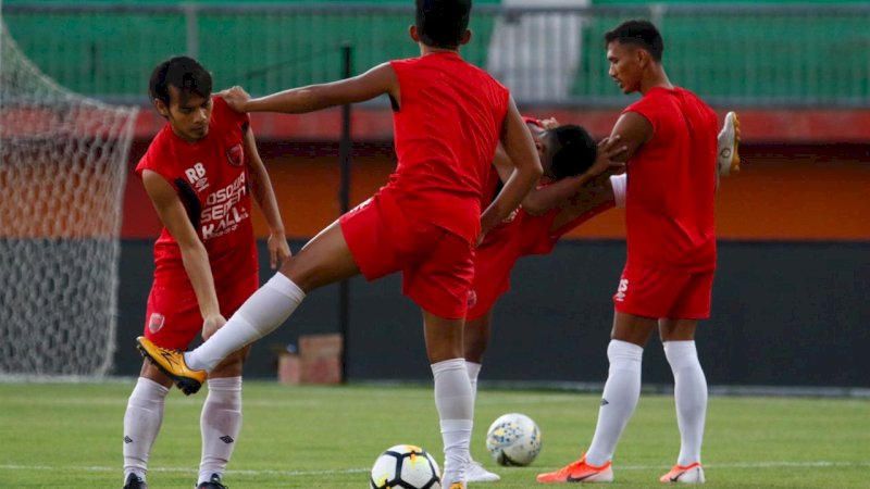 Kembali Tantang Madura United, PSM Coba Lupakan Tragedi Gol Bunuh Diri