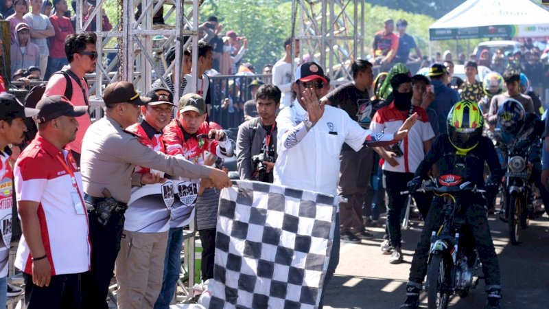537 Starter Bertanding di Kejurnas Drag Bike Bupati Gowa Cup