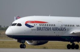 Mabuk, 3 Kru Pesawat Berlari Telanjang di Hotel