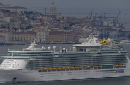 Balita Tewas Setelah Jatuh dari Jendela Dek 11 Kapal Pesiar