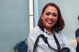 Namanya Azkan, Elly Sugigi PDKT dengan Berondong Ganteng asal Pakistan