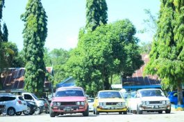 Sambil Touring Komunitas CRM Bagi-bagi Perlengkapan Sekolah