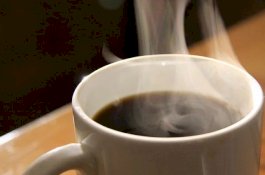 Mulai Sekarang Berhenti Minum Kopi Sambil Merokok, Berbahaya!