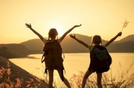 Bocah 3 Tahun Daki Tiga Gunung Tertinggi di Inggris Demi Sahabat