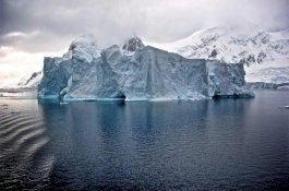 Pengusaha UEA Ingin Menyeret Gunung Es Antartika ke Teluk Arab
