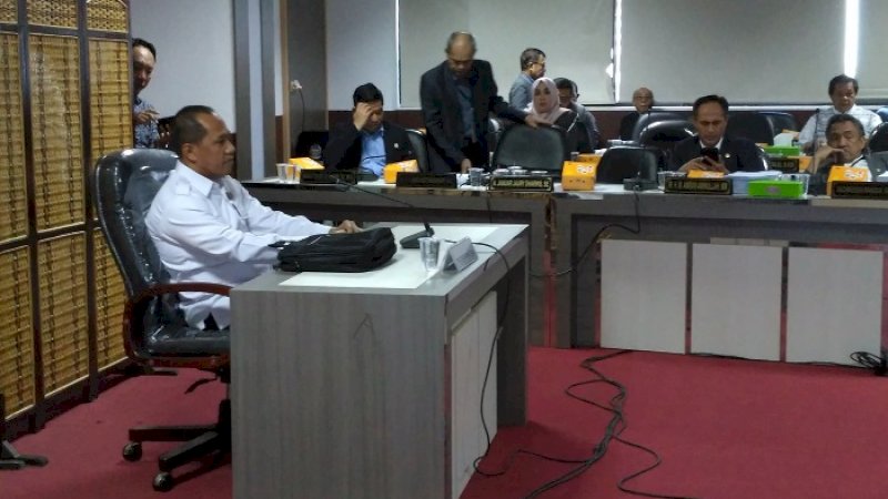 Kepala BKD Sulawesi Selatan, Asri Sahrun Said diperiksa Pansus Angket DPRD Sulsel, Rabu (10/7/2019).