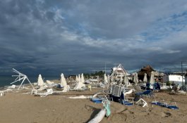 Puluhan Wisatawan Jadi Korban Badai Dahsyat di Yunani