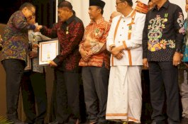 Bulukumba Raih Penghargaan dari Menteri Koperasi UKM