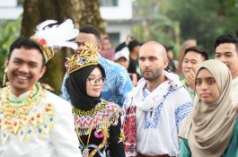 Parade Bunga Beautiful Malino Pikat Wisatawan Mancanegara