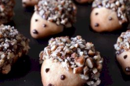 Dilarang Pakai Baju Kuning-Pink, Tamu Diminta Makan Dahulu di Rumah Sebelum ke Pernikahan Ini