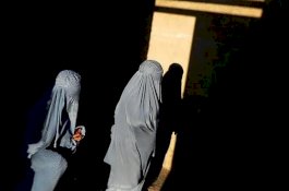 Radio Afghanistan Ditutup Setelah Diancam Karena Pekerjakan Wanita