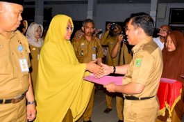 Pemkab Sidrap Serahkan SK Penugasan Pejabat Kepala TK, UPT SD dan UPT SMP