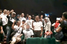 Apresiasi Film Lokal, UQ Ajak Relawan Nobar Film Anak Muda Palsu 