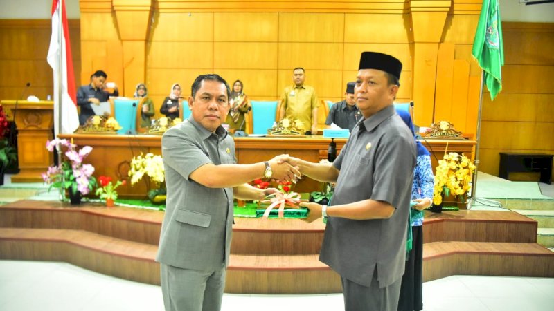 Pemkab Sidrap Serahkan RAPBD-P 2019 ke DPRD
