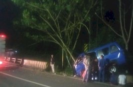 Tabrak Tiang Telkom, Begini Kondisi Pete-Pete di Tanete Bulukumba