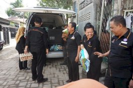 HUT Ke-4, Dalton Makassar Berbagi Kasih Bersama Lansia