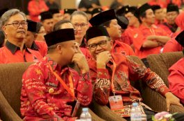 Nurdin Abdullah-Andi Sudirman Kompak Hadiri Konferda PDIP Sulsel