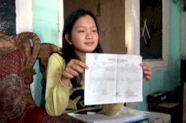 Putri Amelia Bertanya, Mengapa Lima Teman Sekampungnya Lulus, Dia Tidak Diterima