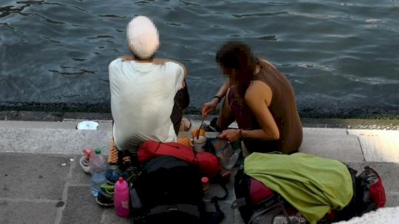 Seduh Kopi di Bawah Jembatan Rialto, Sepasang Turis di Usir dari Venesia
