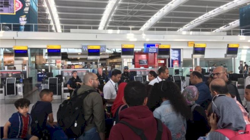 Penumpang di London Heathrow menerima surat dari BA yang menjelaskan penangguhan penerbangan ke Kairo