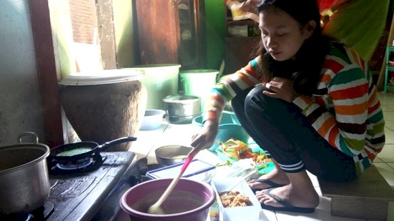 Putri Amelia Natsir.