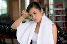 Trik Mudah Atasi Keringat Berlebih di Ketiak