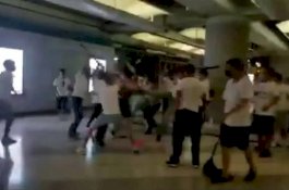 Anggota Gangster Menyerang Stasiun MTR Hong Kong, 45 Orang Terluka