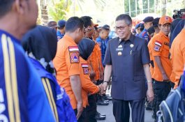 Taufan Pawe Lepas 8 Armada Bantuan untuk Korban Bencana Alam Tana Toraja