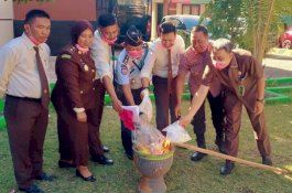 45 Kasus Kriminal di Jeneponto Berstatus Inkrah, Barang Buktinya Dibakar dalam Pot Bunga