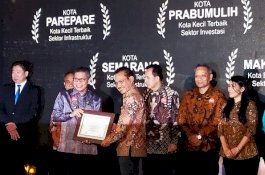 Parepare Raih Dua Award dalam Sehari, Taufan Pawe Kini Koleksi 149 Penghargaan