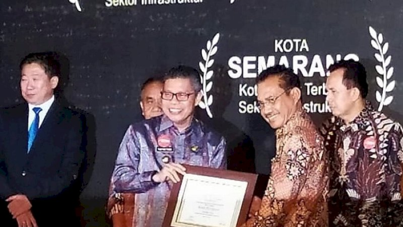 Kota Parepare dinobatkan sebagai Kota Kecil Terbaik pada sektor Infrastruktur di ajang Indonesia Attractiveness Award 2019.