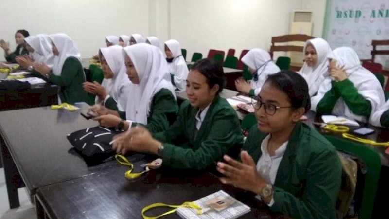 Sebanyak 20 mahasiswa dari Universitas Mega Rezky Makassar melakukan praktik di RSUD Andi Makkasau, Kota Parepare.
