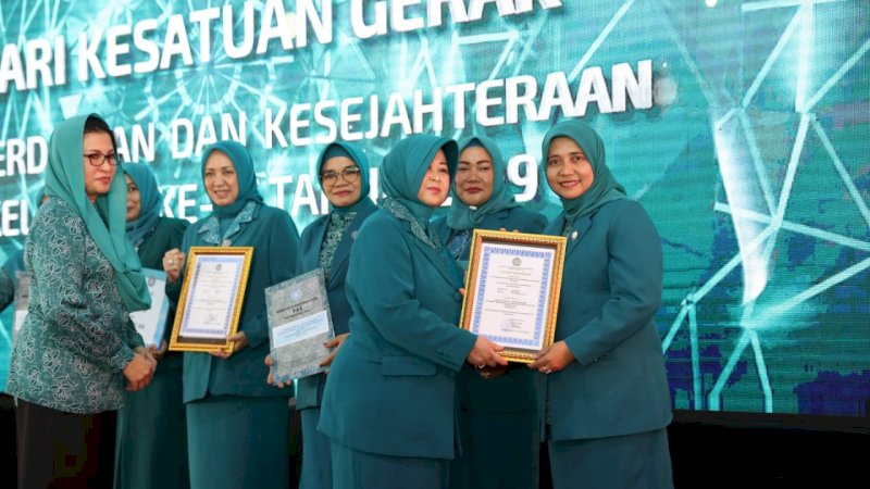 TP PKK Kota Makassar Raih Pakarti Madya III Tingkat Kota