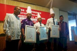 Enam Tokoh dan Pengusaha di Sulsel Dapat Anugerah Produk Halal 2019, Ini Daftarnya