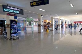 Petugas Bandara Mengeluh Tak Libur, Bupati Aceh Besar Setop Penerbangan pada Hari Lebaran