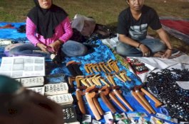 Jual Badik di Arena Barru Expo, Pasutri asal Makassar Diringkus Polisi