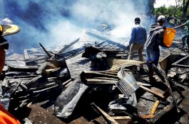 2 Unit Rumah Terbakar di Lambupeo Jeneponto