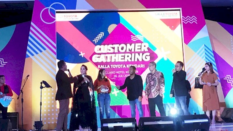 Customer Gathering Kalla Toyota di Sulawesi Tenggara, Jumat malam (26/7/2019). 