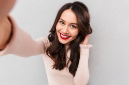5 Zodiak Ini Dikenal Paling Narsis