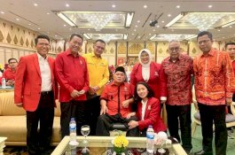 Bamsoet Deklarasi Calon Ketum Golkar di Acara Soksi, Akom Tanpa Ekspresi